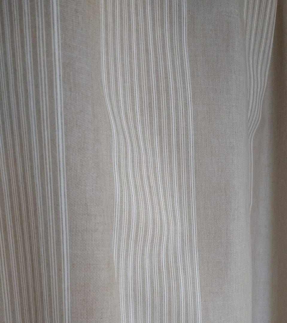 Nom-stripe curtain